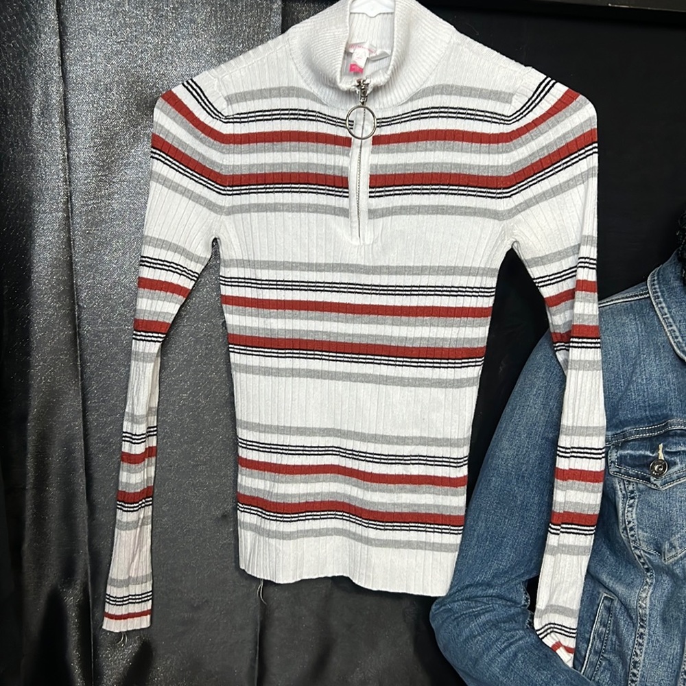 No boundaries extra small striped ripped sweater with a zip up neck, zip up top